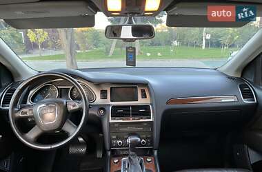 Внедорожник / Кроссовер Audi Q7 2011 в 