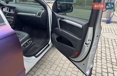 Позашляховик / Кросовер Audi Q7 2013 в 