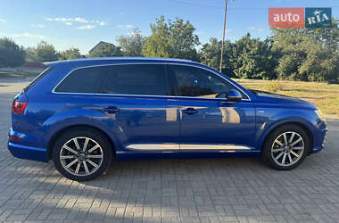 Позашляховик / Кросовер Audi Q7 2016 в 