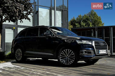 Внедорожник / Кроссовер Audi Q7 2016 в 