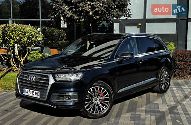 Внедорожник / Кроссовер Audi Q7 2016 в 