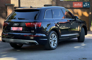Внедорожник / Кроссовер Audi Q7 2017 в 