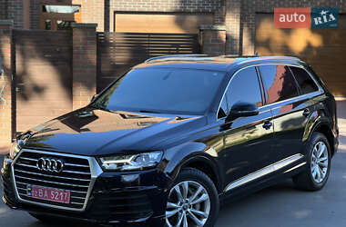 Внедорожник / Кроссовер Audi Q7 2017 в 