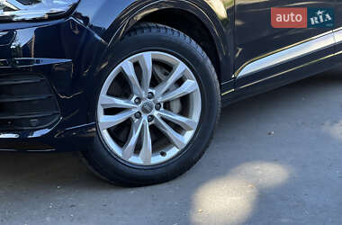 Внедорожник / Кроссовер Audi Q7 2017 в 