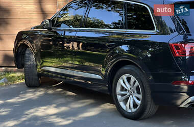Внедорожник / Кроссовер Audi Q7 2017 в 