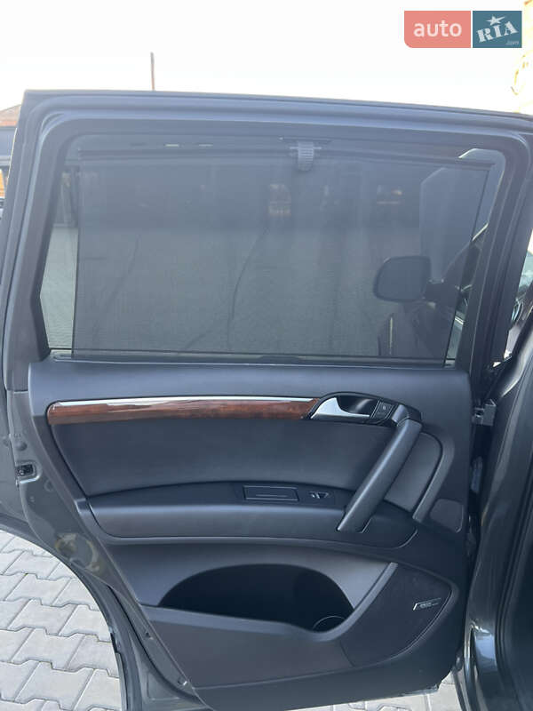 Внедорожник / Кроссовер Audi Q7 2014 в Нововолынске