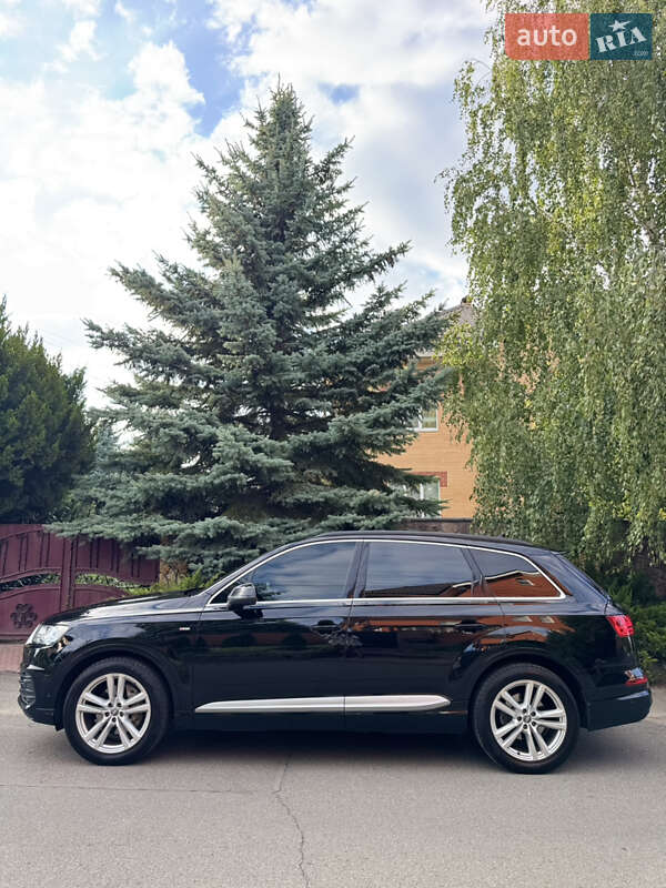 Внедорожник / Кроссовер Audi Q7 2017 в Киеве