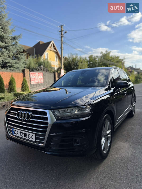 Внедорожник / Кроссовер Audi Q7 2017 в Киеве