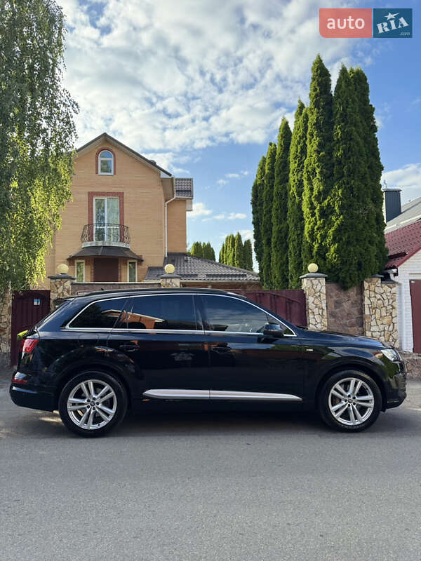 Внедорожник / Кроссовер Audi Q7 2017 в Киеве