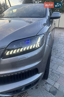 Позашляховик / Кросовер Audi Q7 2013 в 
