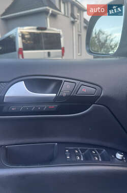 Позашляховик / Кросовер Audi Q7 2013 в 