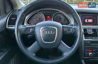 Внедорожник / Кроссовер Audi Q7 2006 в 