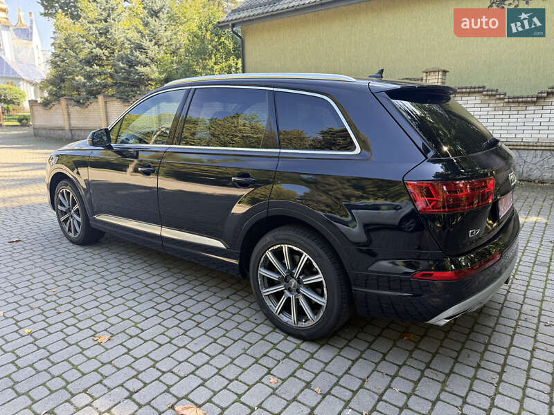 Позашляховик / Кросовер Audi Q7 2017 в Львові