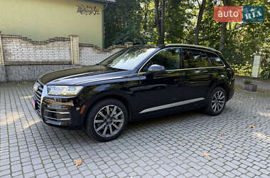 Позашляховик / Кросовер Audi Q7 2017 в 