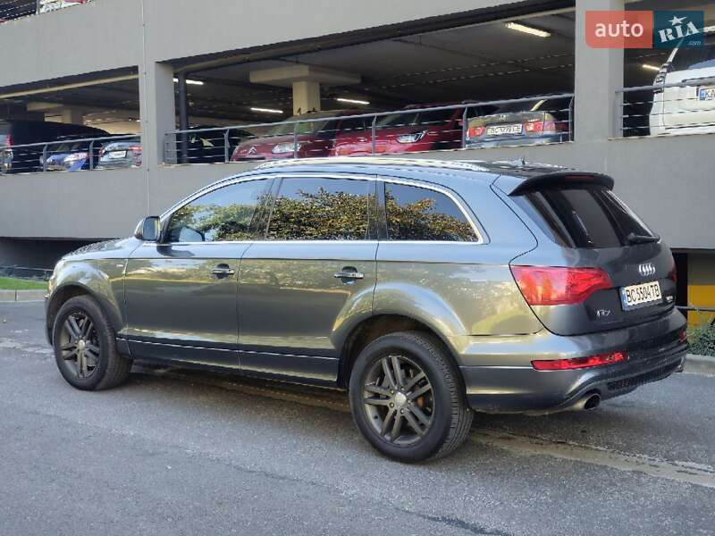 Позашляховик / Кросовер Audi Q7 2015 в Львові