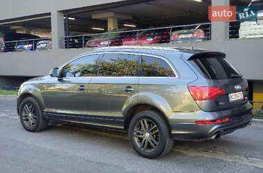 Внедорожник / Кроссовер Audi Q7 2015 в 
