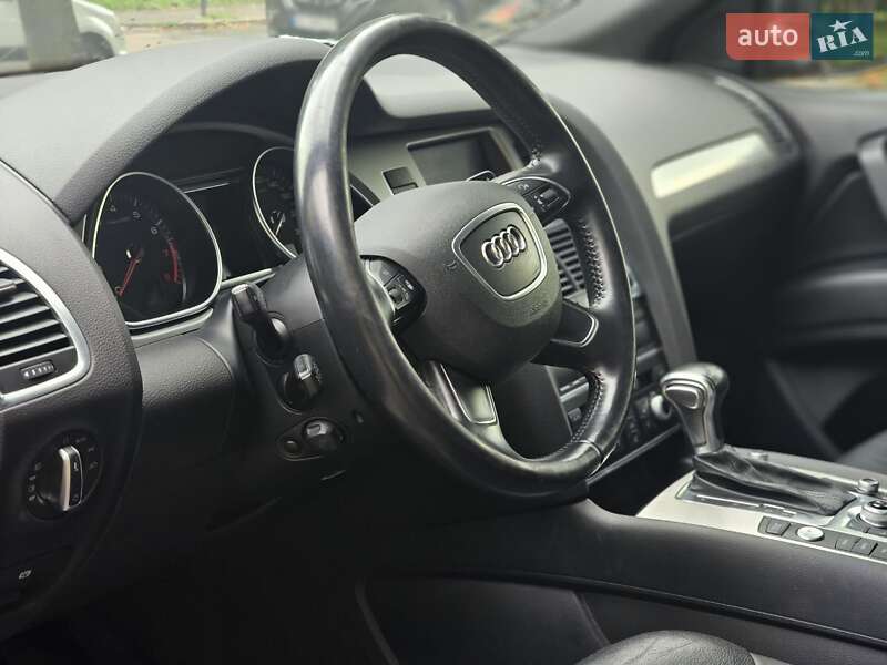 Позашляховик / Кросовер Audi Q7 2015 в Львові