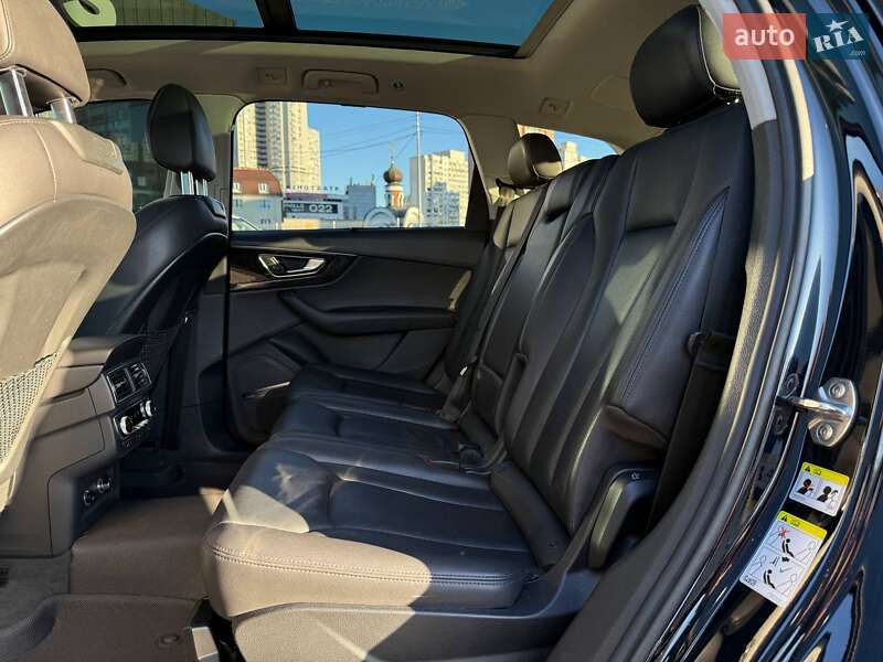 Позашляховик / Кросовер Audi Q7 2017 в Києві