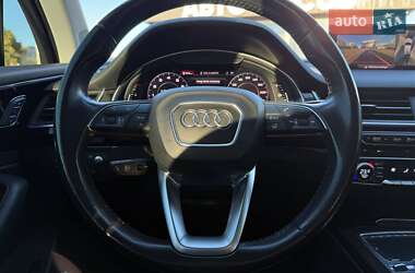 Внедорожник / Кроссовер Audi Q7 2017 в 