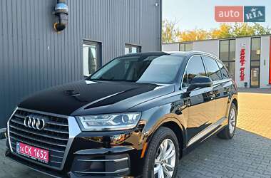 Внедорожник / Кроссовер Audi Q7 2017 в 