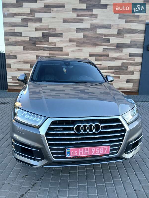 Внедорожник / Кроссовер Audi Q7 2017 в Владимире