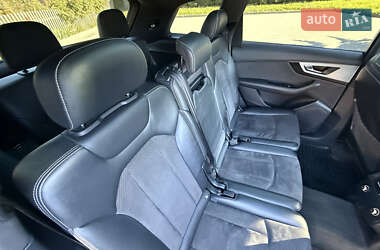Внедорожник / Кроссовер Audi Q7 2015 в 
