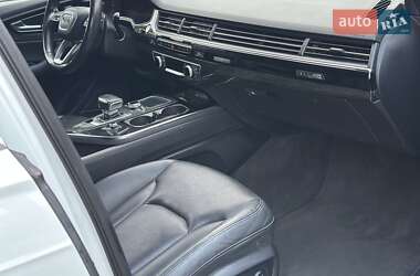 Позашляховик / Кросовер Audi Q7 2016 в 