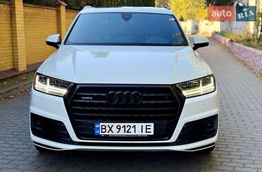 Внедорожник / Кроссовер Audi Q7 2017 в 