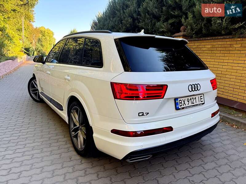 Позашляховик / Кросовер Audi Q7 2017 в Хмельницькому