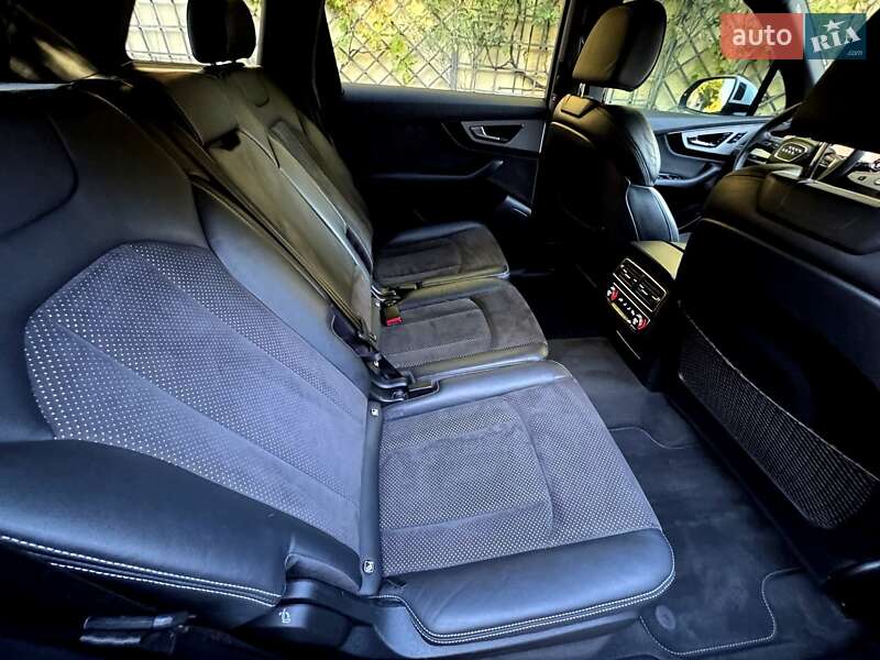 Позашляховик / Кросовер Audi Q7 2017 в Хмельницькому