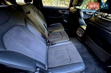 Внедорожник / Кроссовер Audi Q7 2017 в 