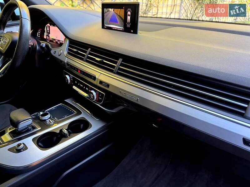 Позашляховик / Кросовер Audi Q7 2017 в Хмельницькому