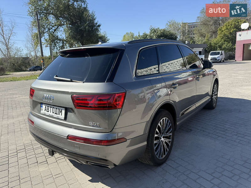 Позашляховик / Кросовер Audi Q7 2015 в Запоріжжі