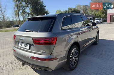 Позашляховик / Кросовер Audi Q7 2015 в 