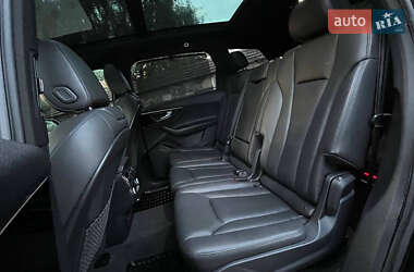 Позашляховик / Кросовер Audi Q7 2016 в 