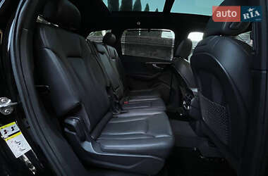 Позашляховик / Кросовер Audi Q7 2016 в 