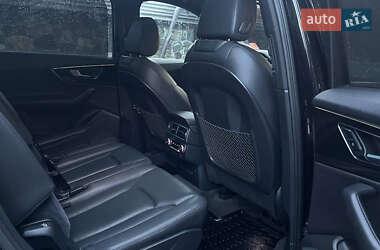 Позашляховик / Кросовер Audi Q7 2016 в 