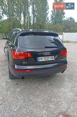 Позашляховик / Кросовер Audi Q7 2007 в 