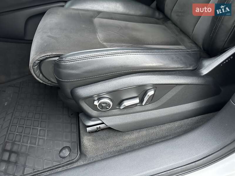 Позашляховик / Кросовер Audi Q7 2016 в Ковелі
