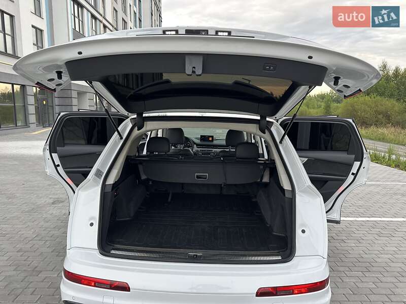 Позашляховик / Кросовер Audi Q7 2016 в Ковелі