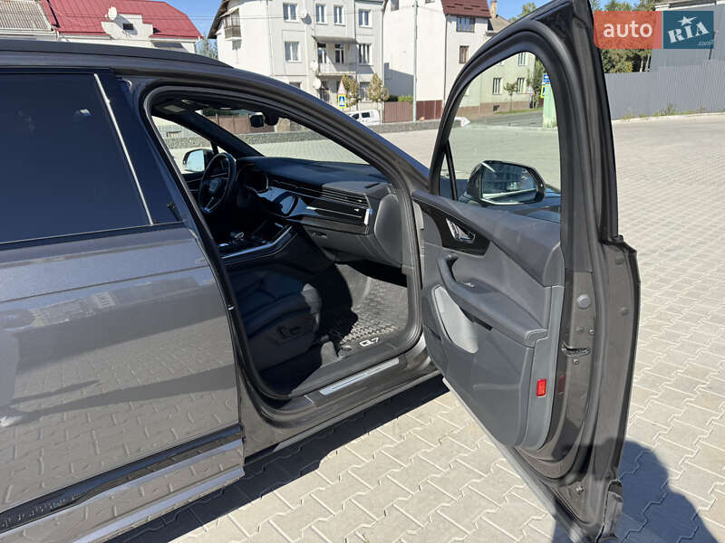Позашляховик / Кросовер Audi Q7 2020 в Львові