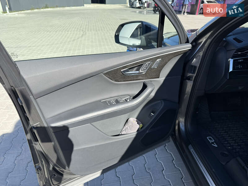 Позашляховик / Кросовер Audi Q7 2020 в Львові
