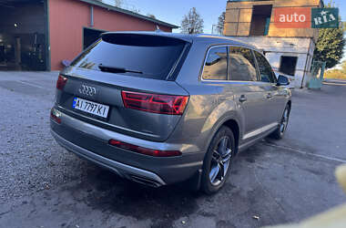 Позашляховик / Кросовер Audi Q7 2016 в 