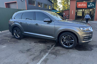 Позашляховик / Кросовер Audi Q7 2016 в 