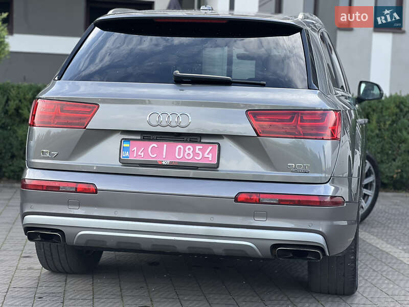 Позашляховик / Кросовер Audi Q7 2016 в Стрию
