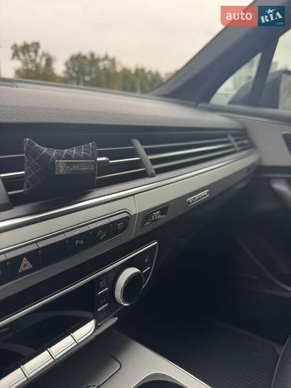 Внедорожник / Кроссовер Audi Q7 2018 в Киеве