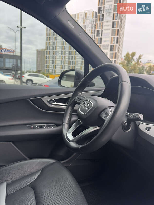 Внедорожник / Кроссовер Audi Q7 2018 в Киеве
