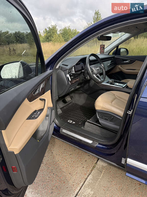 Внедорожник / Кроссовер Audi Q7 2020 в Киеве