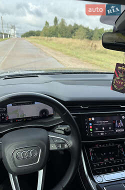 Позашляховик / Кросовер Audi Q7 2020 в 