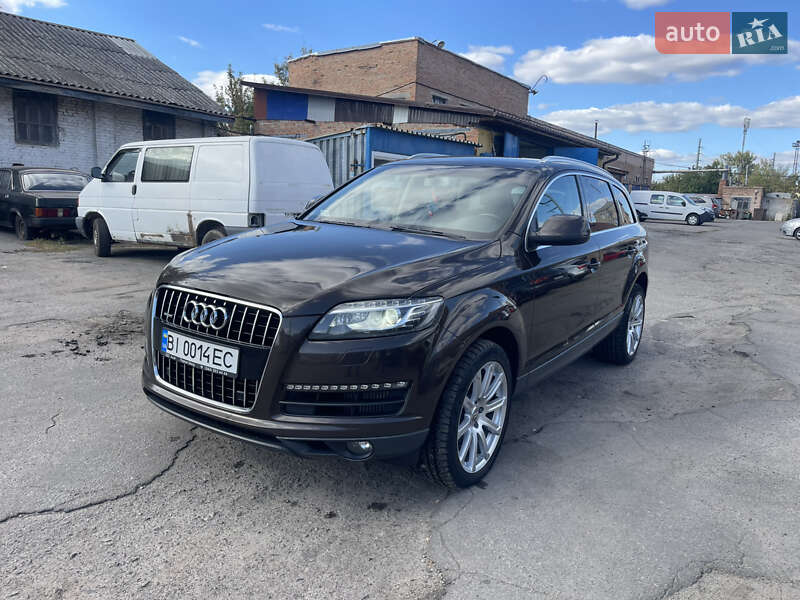 Позашляховик / Кросовер Audi Q7 2012 в Полтаві